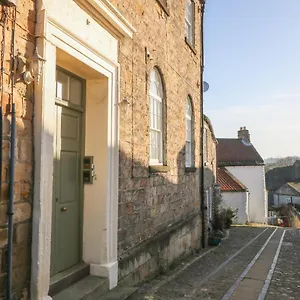 Swale View Apartment